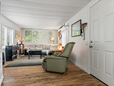 41-3942 Columbia Valley Road - 5