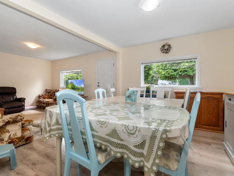 9570 Victor Street, Chilliwack, BC, V2P 5B4 - 9