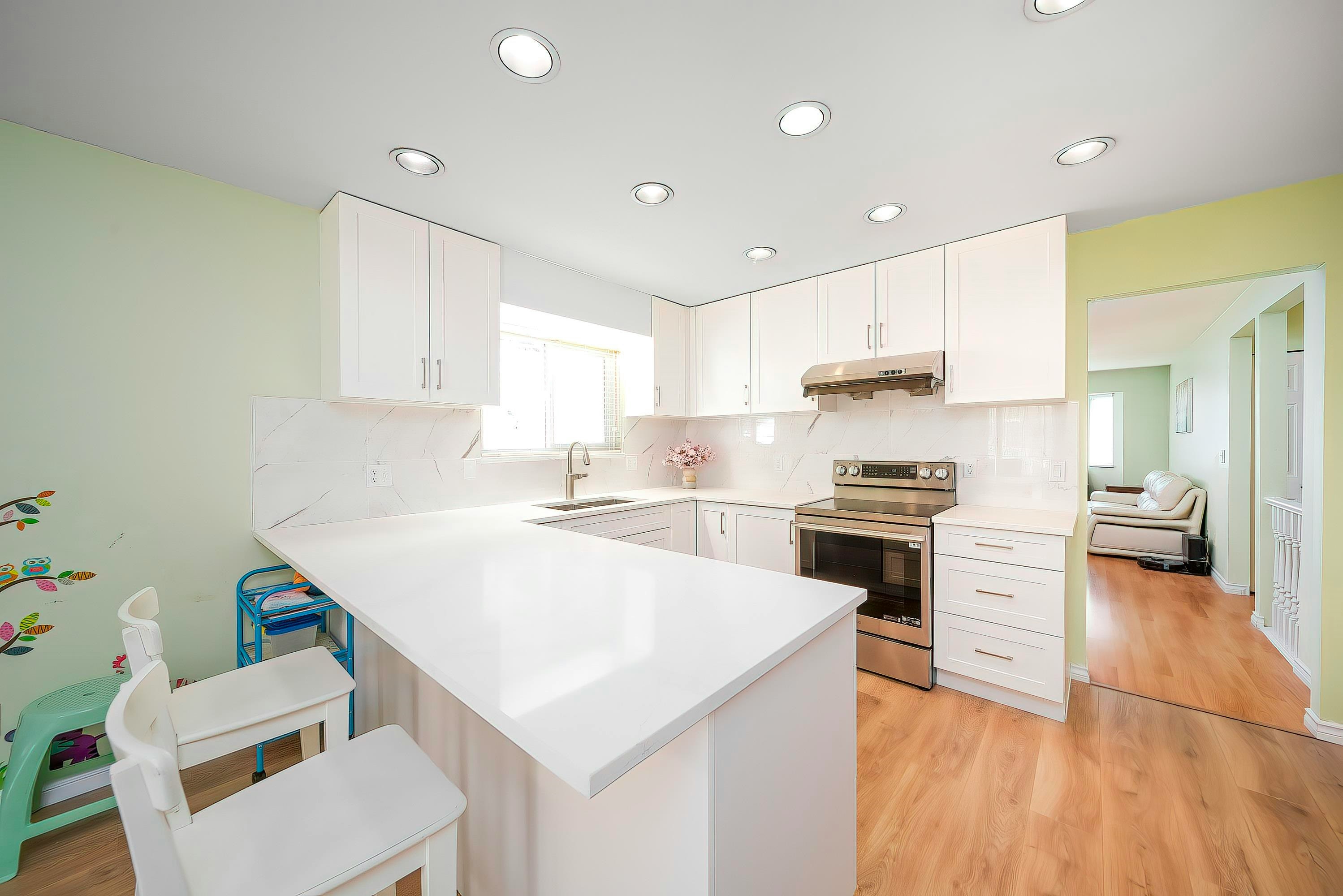 11 Harbour Place, Port Moody, BC, V3H 4J8 - 6