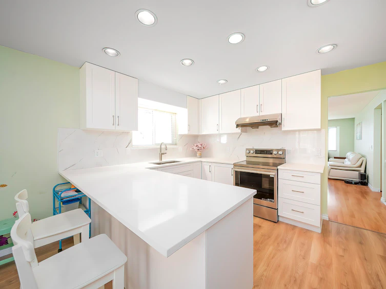 11 Harbour Place, Port Moody, BC, V3H 4J8 - 6