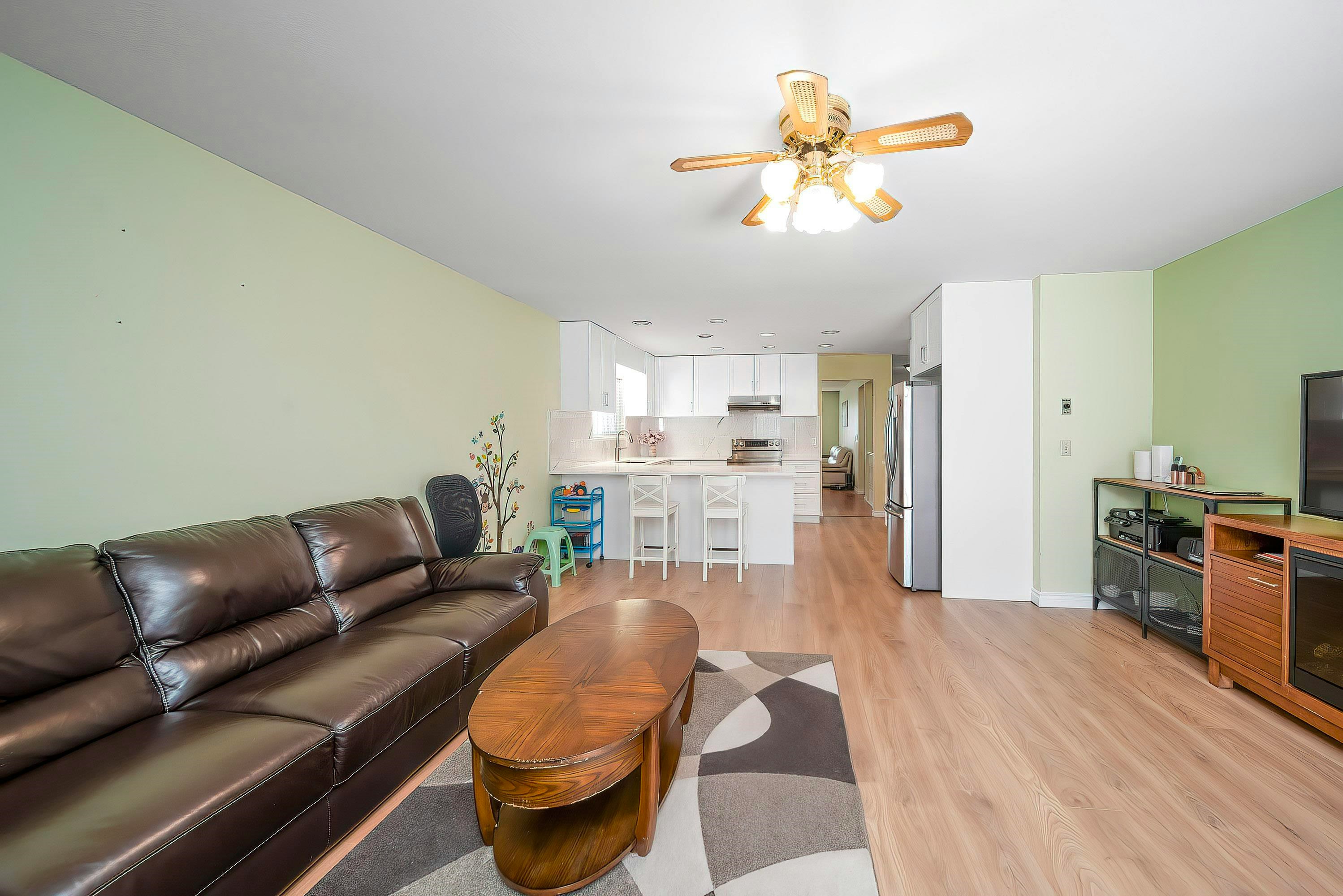 11 Harbour Place, Port Moody, BC, V3H 4J8 - 11