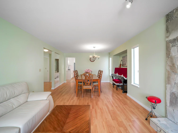 11 Harbour Place, Port Moody, BC, V3H 4J8 - 16