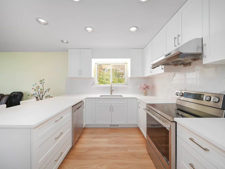 11 Harbour Place, Port Moody, BC, V3H 4J8 - 5