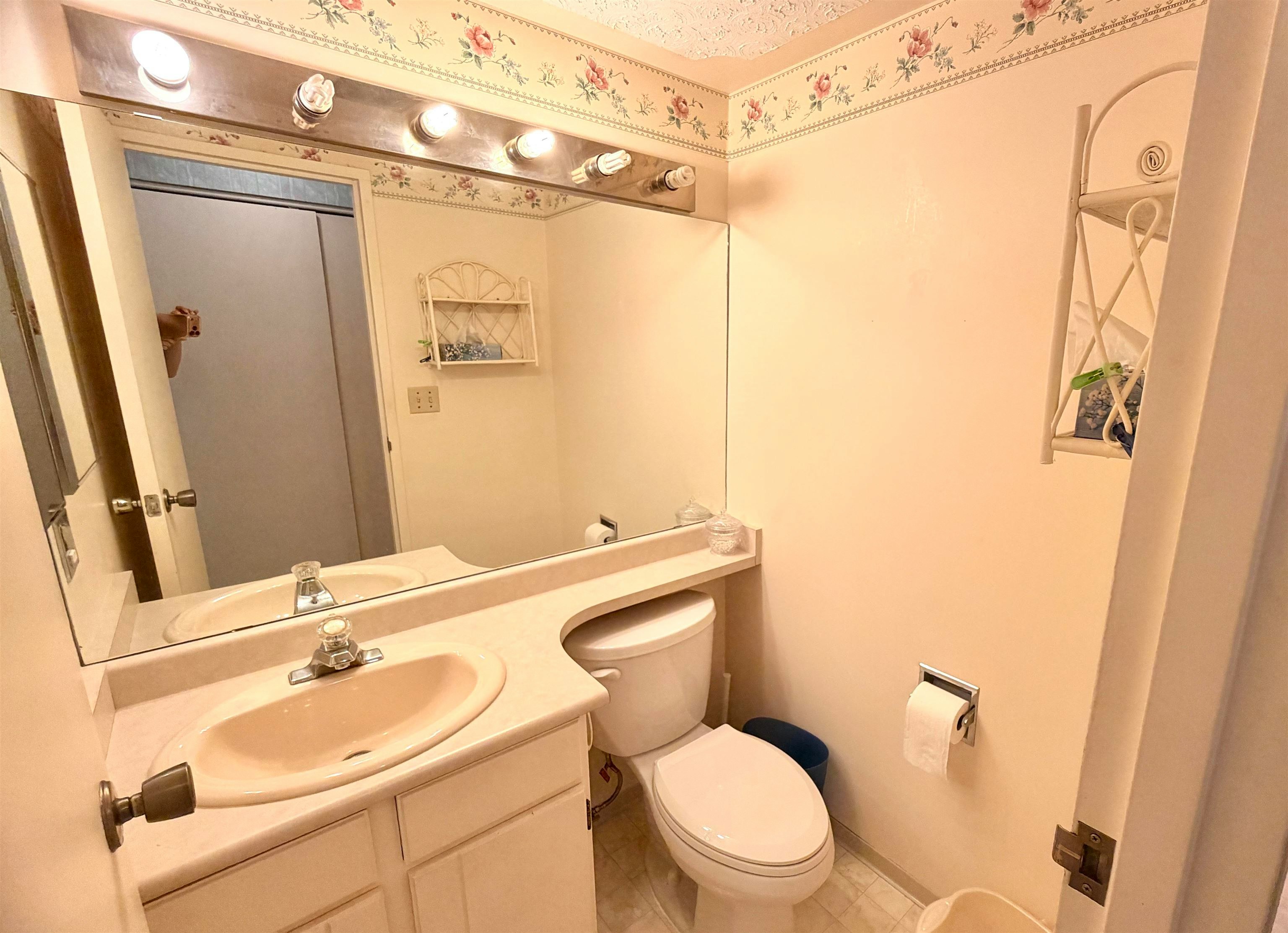 315-8720 No. 1 Road, Richmond, BC, V7C 4L5 - 4