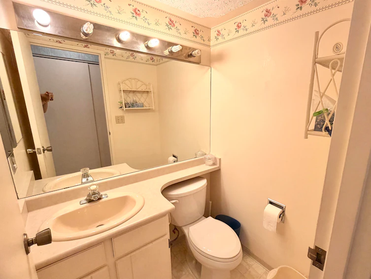 315-8720 No. 1 Road, Richmond, BC, V7C 4L5 - 4