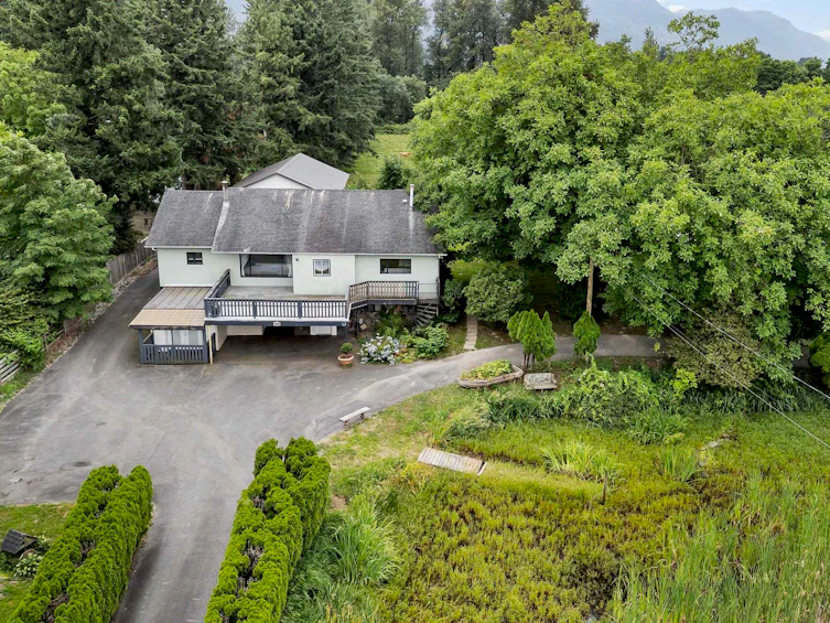 41692 Hare Avenue, Chilliwack, BC, V2R 5E9 - 2