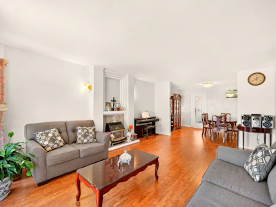 22637 Fraserbank Crescent - 2