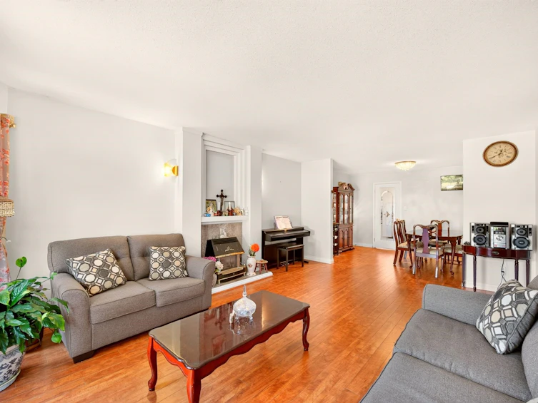 22637 Fraserbank Crescent, Richmond, BC, V6V 2L8 - 2