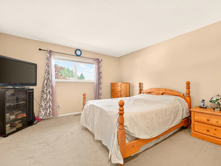 22637 Fraserbank Crescent, Richmond, BC, V6V 2L8 - 16