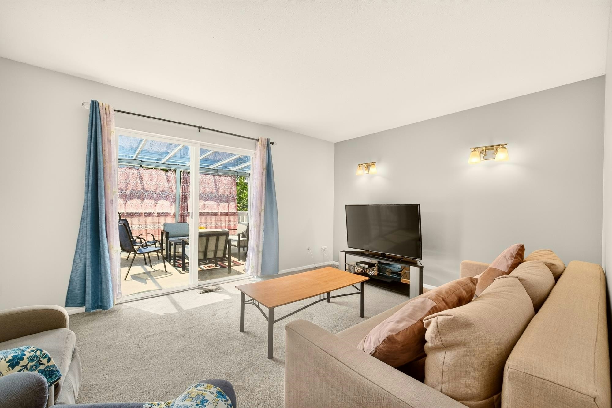 22637 Fraserbank Crescent, Richmond, BC, V6V 2L8 - 11