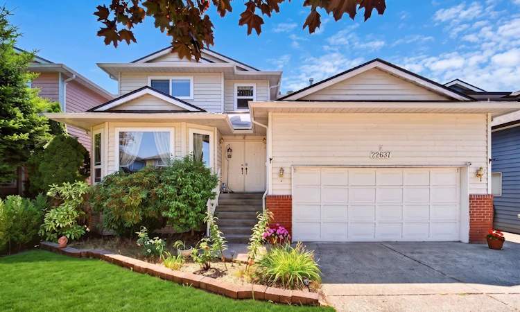 22637 Fraserbank Crescent