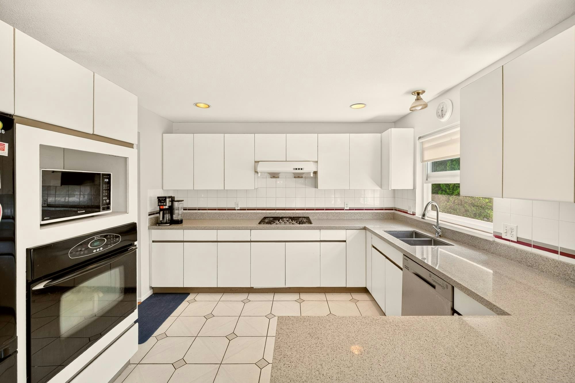 22637 Fraserbank Crescent, Richmond, BC, V6V 2L8 - 6