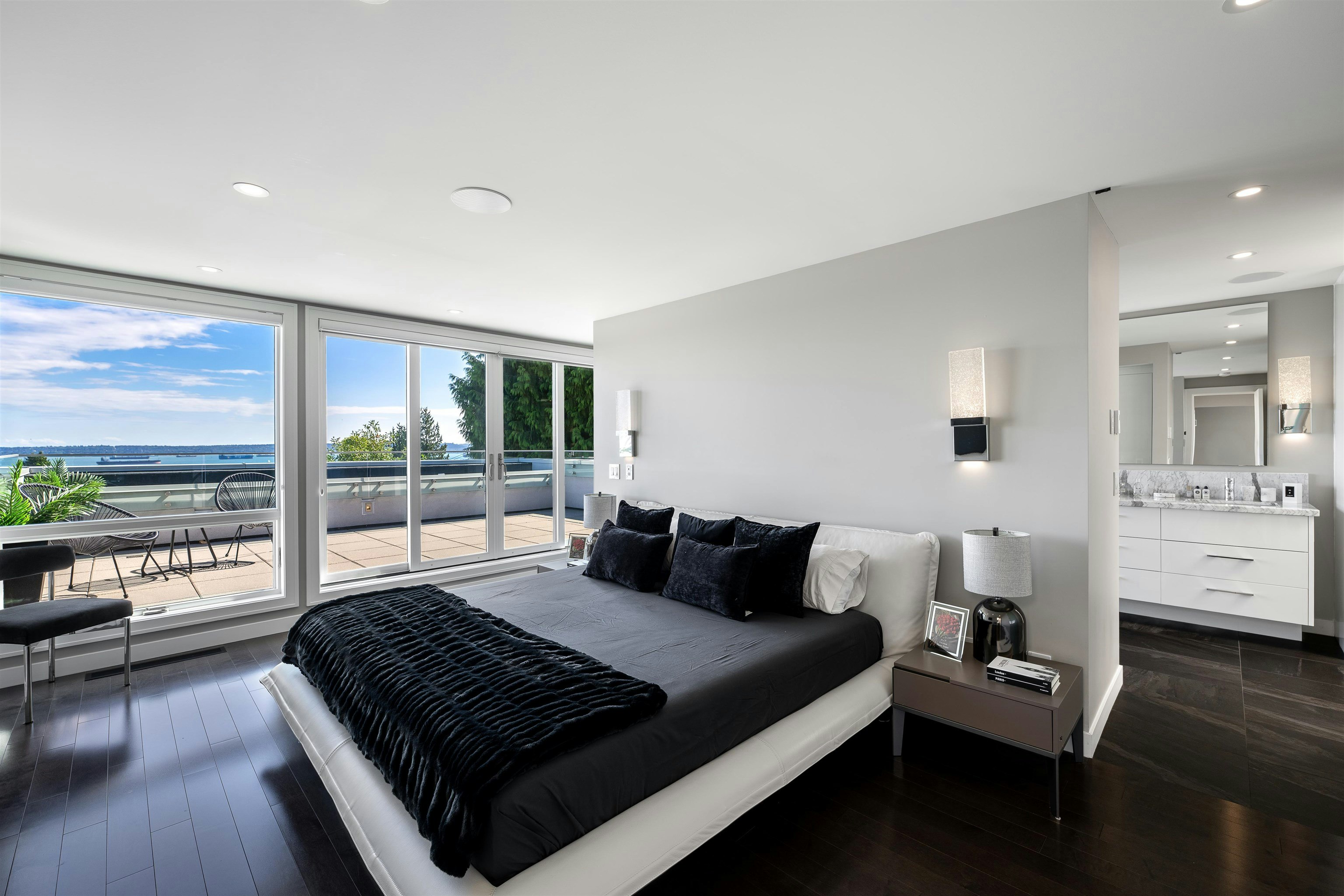 2496 Ottawa Avenue, West Vancouver, BC, V7V 2T1 - 19