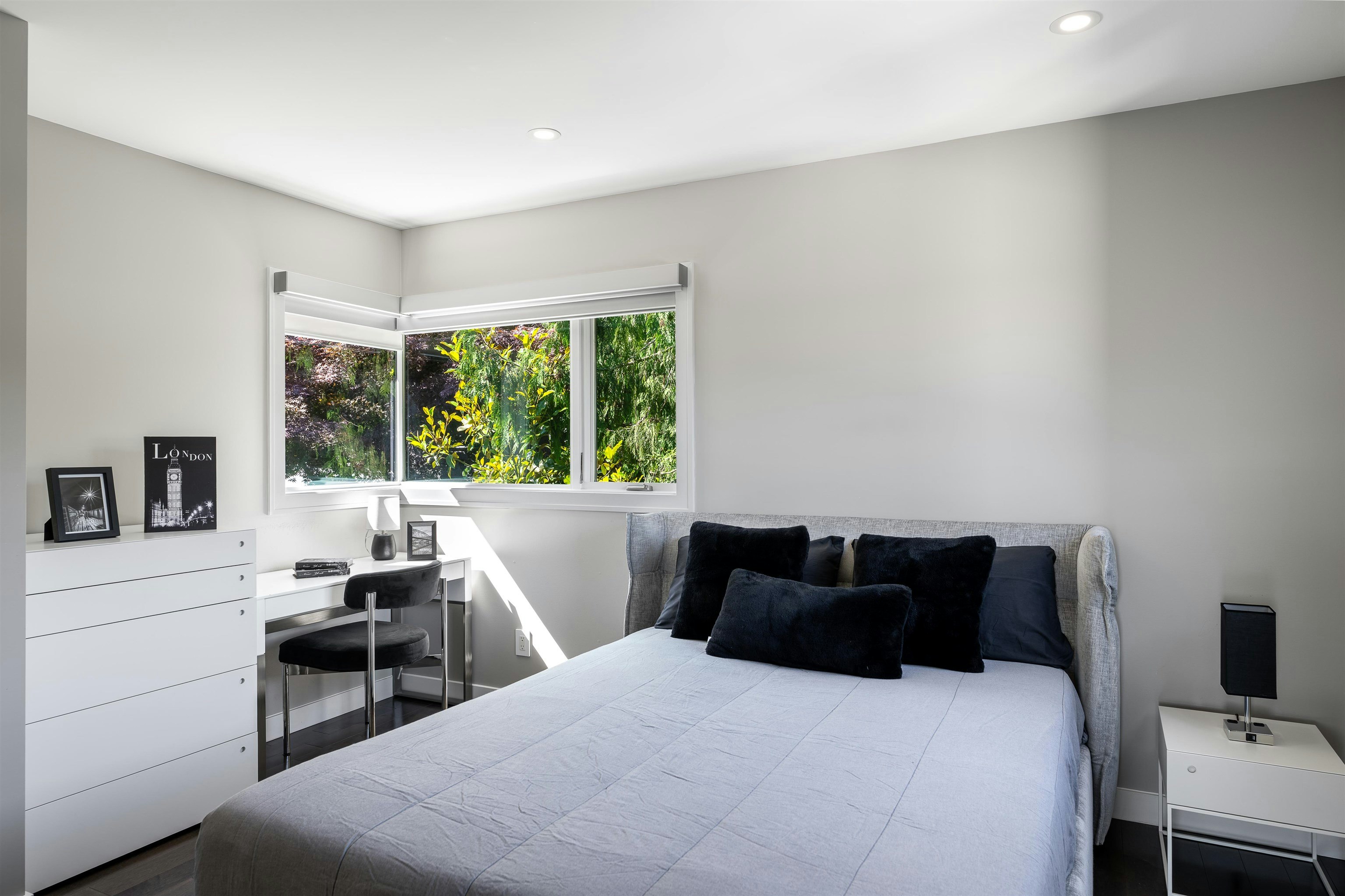 2496 Ottawa Avenue, West Vancouver, BC, V7V 2T1 - 24
