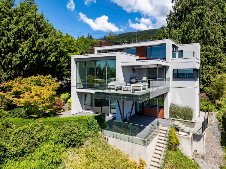 2496 Ottawa Avenue, West Vancouver, BC, V7V 2T1 - 3