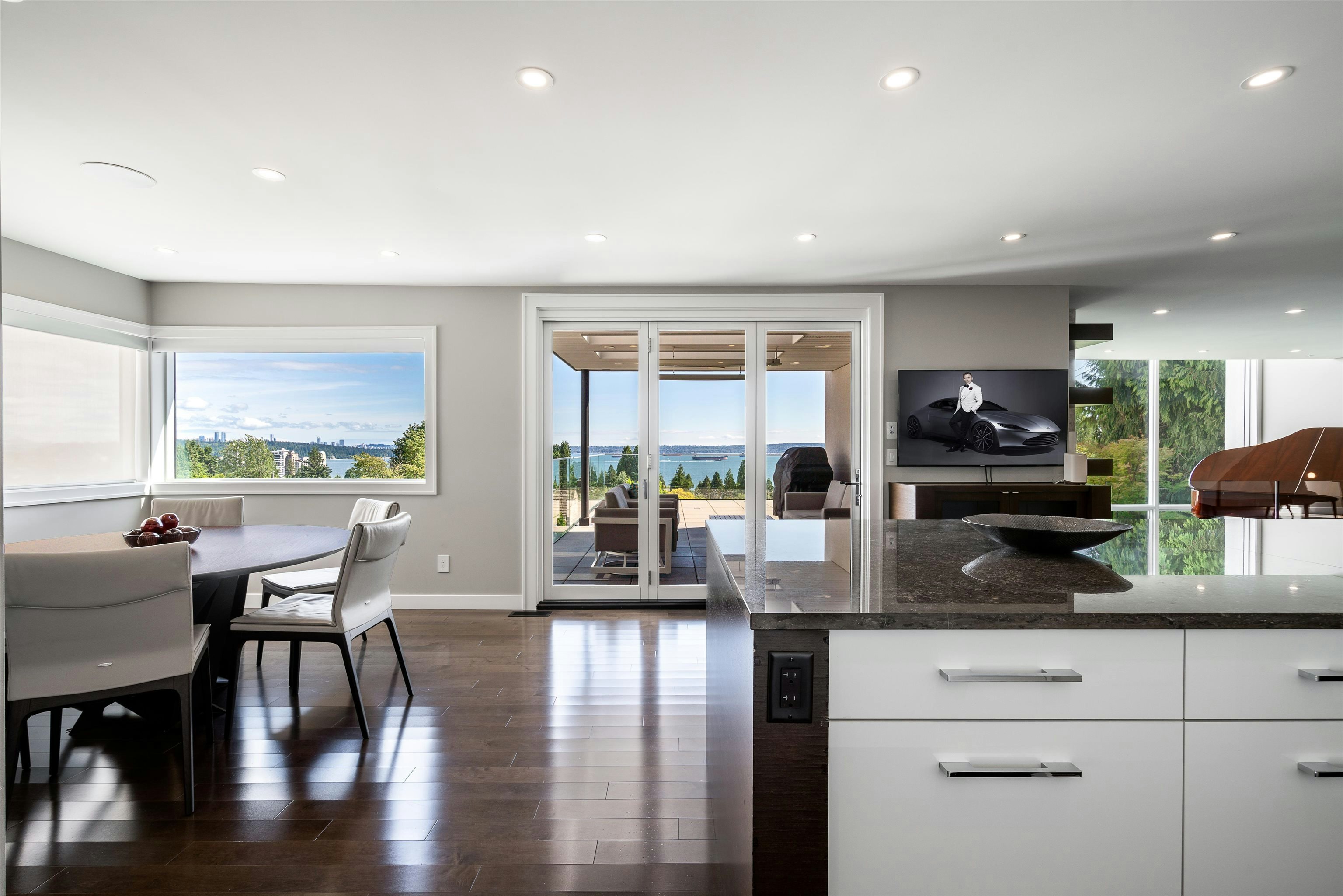 2496 Ottawa Avenue, West Vancouver, BC, V7V 2T1 - 15