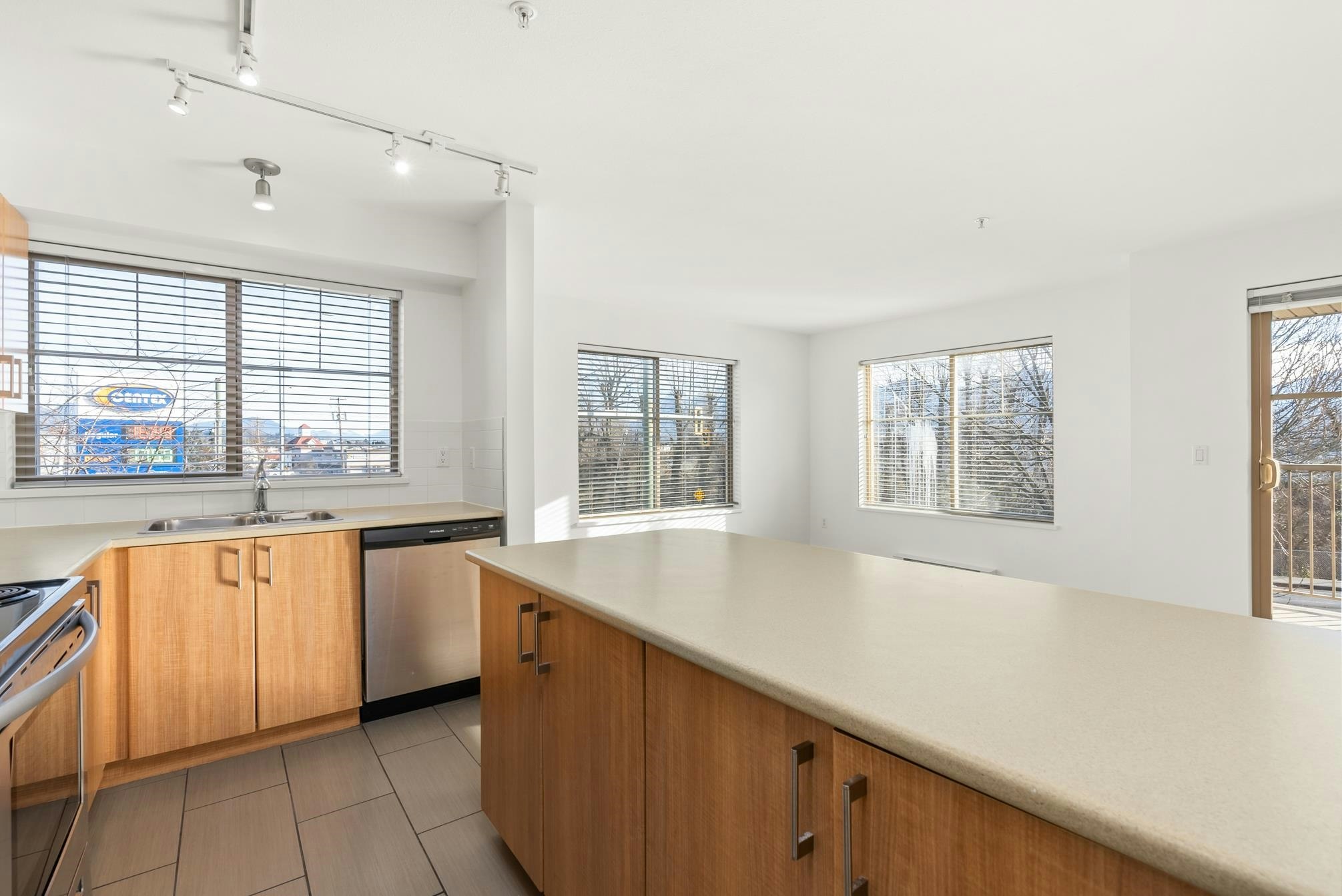 203-45561 Yale Road, Chilliwack, BC, V2P 0A8 - 13