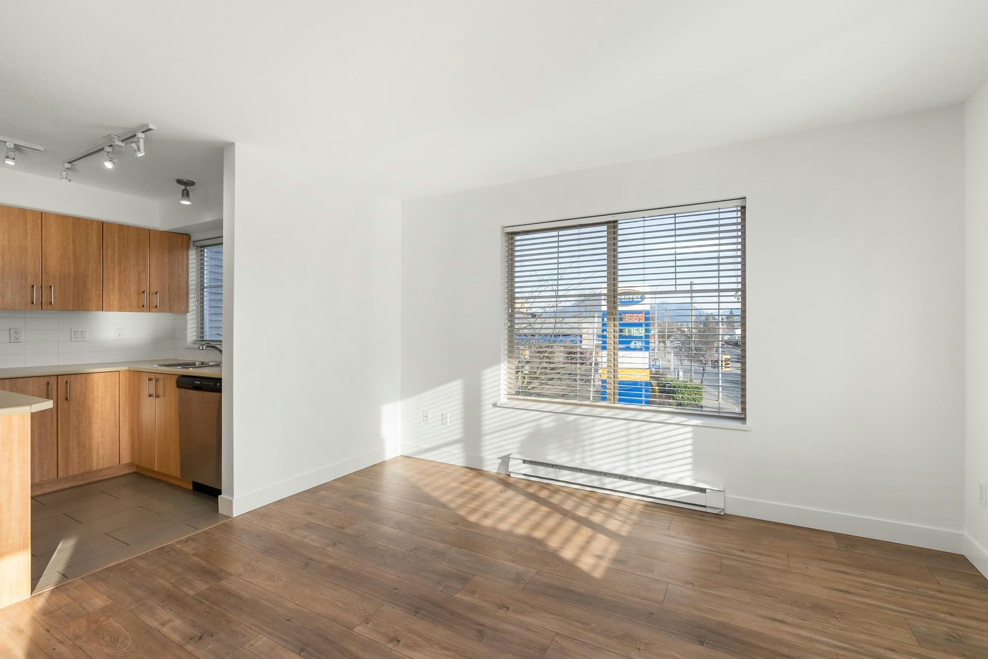 203-45561 Yale Road, Chilliwack, BC, V2P 0A8 - 11