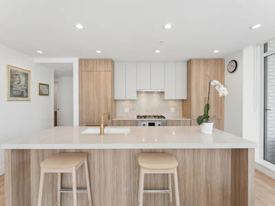206-2325 Emery Court - 5