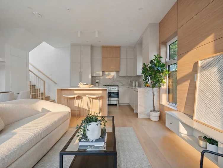 366 E 23rd Avenue, Vancouver, BC, V5V 1X5