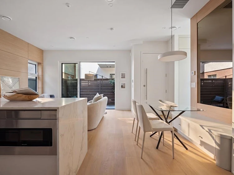 366 E 23rd Avenue, Vancouver, BC, V5V 1X5 - 10