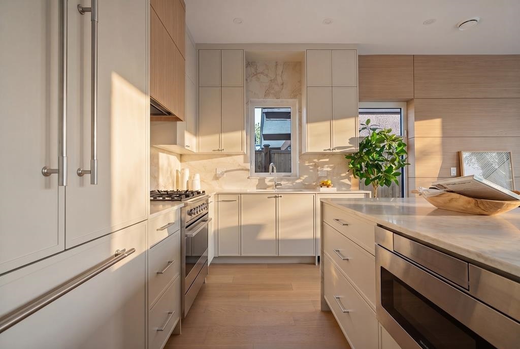 366 E 23rd Avenue, Vancouver, BC, V5V 1X5 - 12