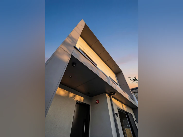 366 E 23rd Avenue, Vancouver, BC, V5V 1X5 - 2