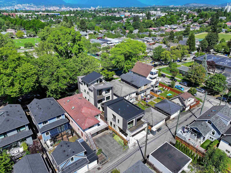 366 E 23rd Avenue, Vancouver, BC, V5V 1X5 - 31