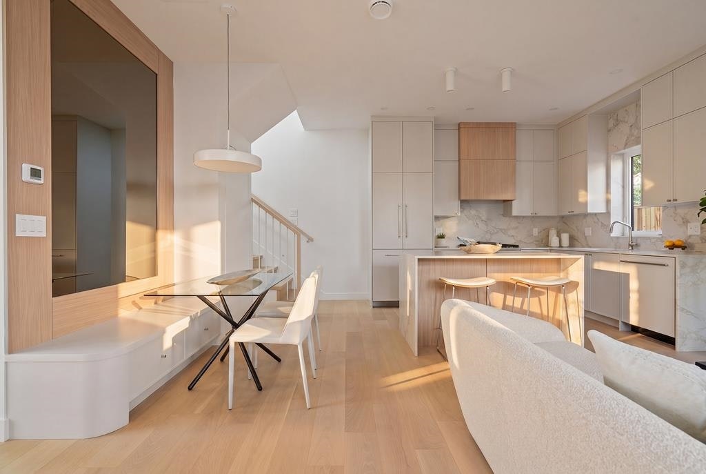 366 E 23rd Avenue, Vancouver, BC, V5V 1X5 - 8