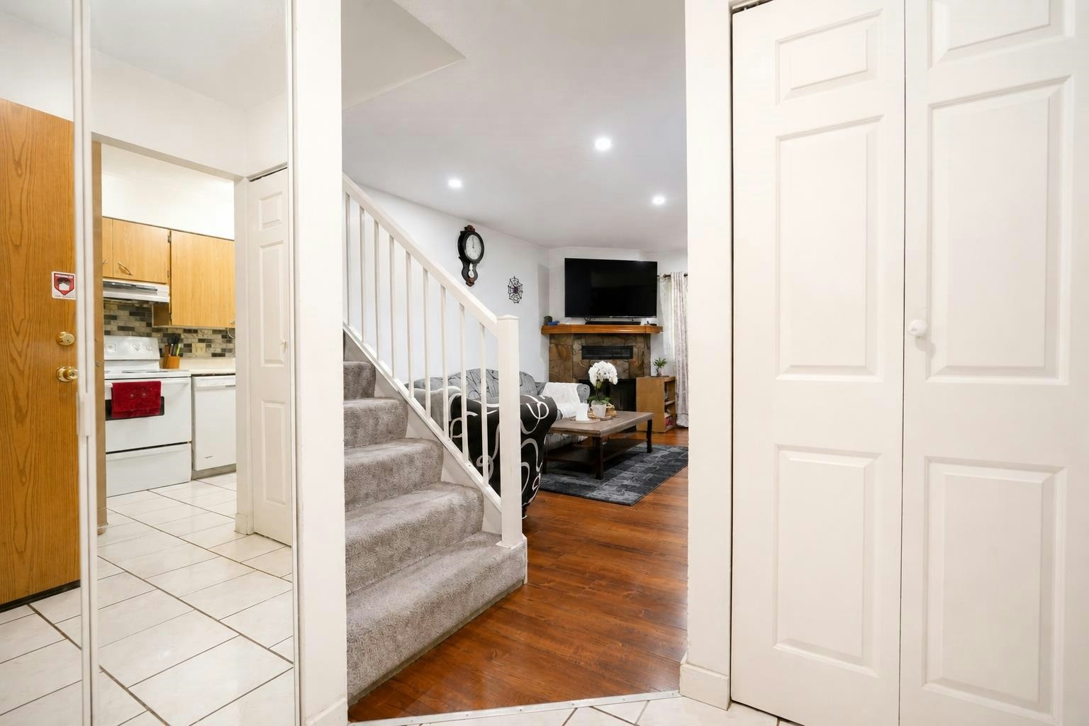 208-7144 133b Street, Surrey, BC, V3W 8A4 - 7