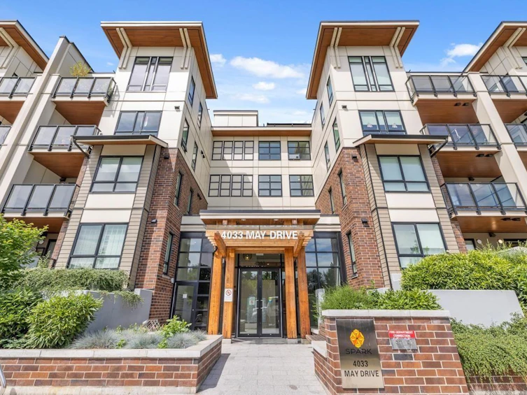 321-4033 May Drive, Richmond, BC, V6X 0T3