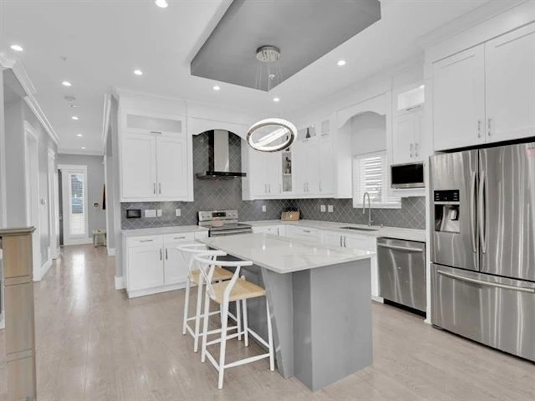15456 Russell Avenue, Surrey, BC, V4B 2R3 - 10