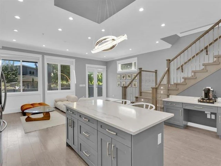 15456 Russell Avenue, Surrey, BC, V4B 2R3 - 17