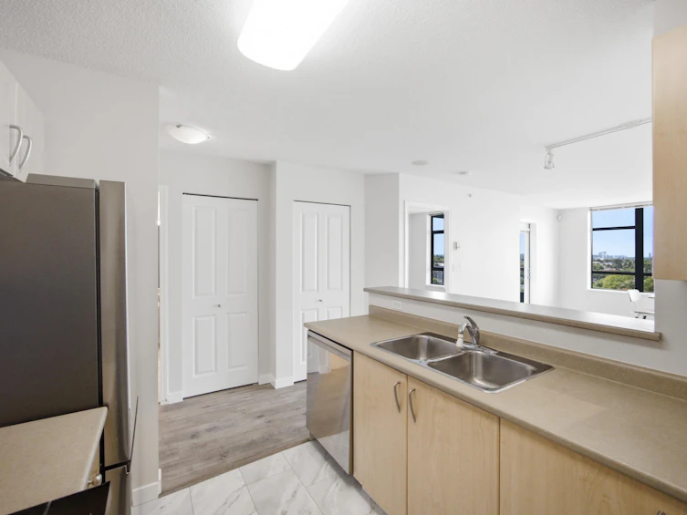 1503-3520 Crowley Drive, Vancouver, BC, V5R 6G9 - 20