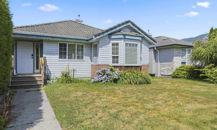 1827 Mamquam Road