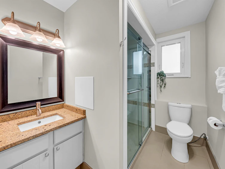 7347 Queenston Court, Burnaby, BC, V5A 3M5 - 26
