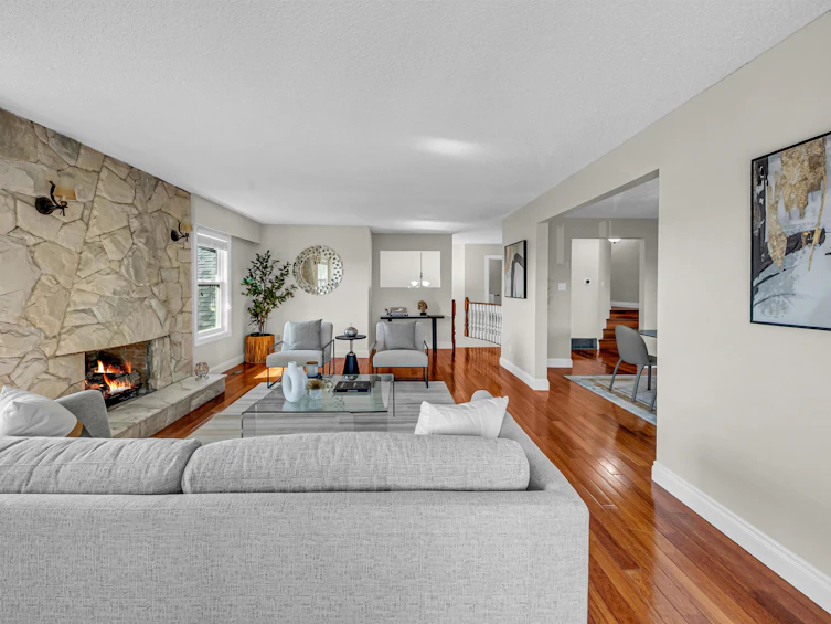 7347 Queenston Court, Burnaby, BC, V5A 3M5 - 5