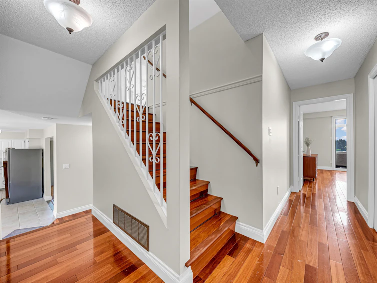 7347 Queenston Court, Burnaby, BC, V5A 3M5 - 21