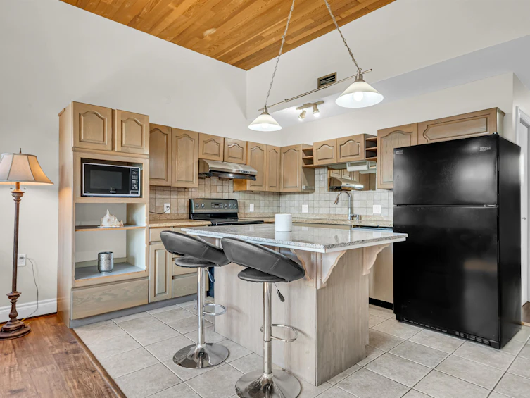 7347 Queenston Court, Burnaby, BC, V5A 3M5 - 24