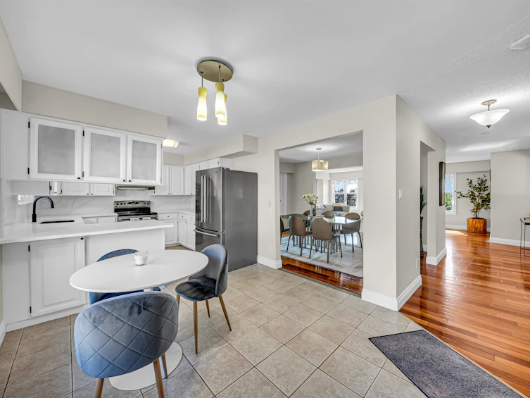 7347 Queenston Court, Burnaby, BC, V5A 3M5 - 9