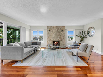 7347 Queenston Court - 2