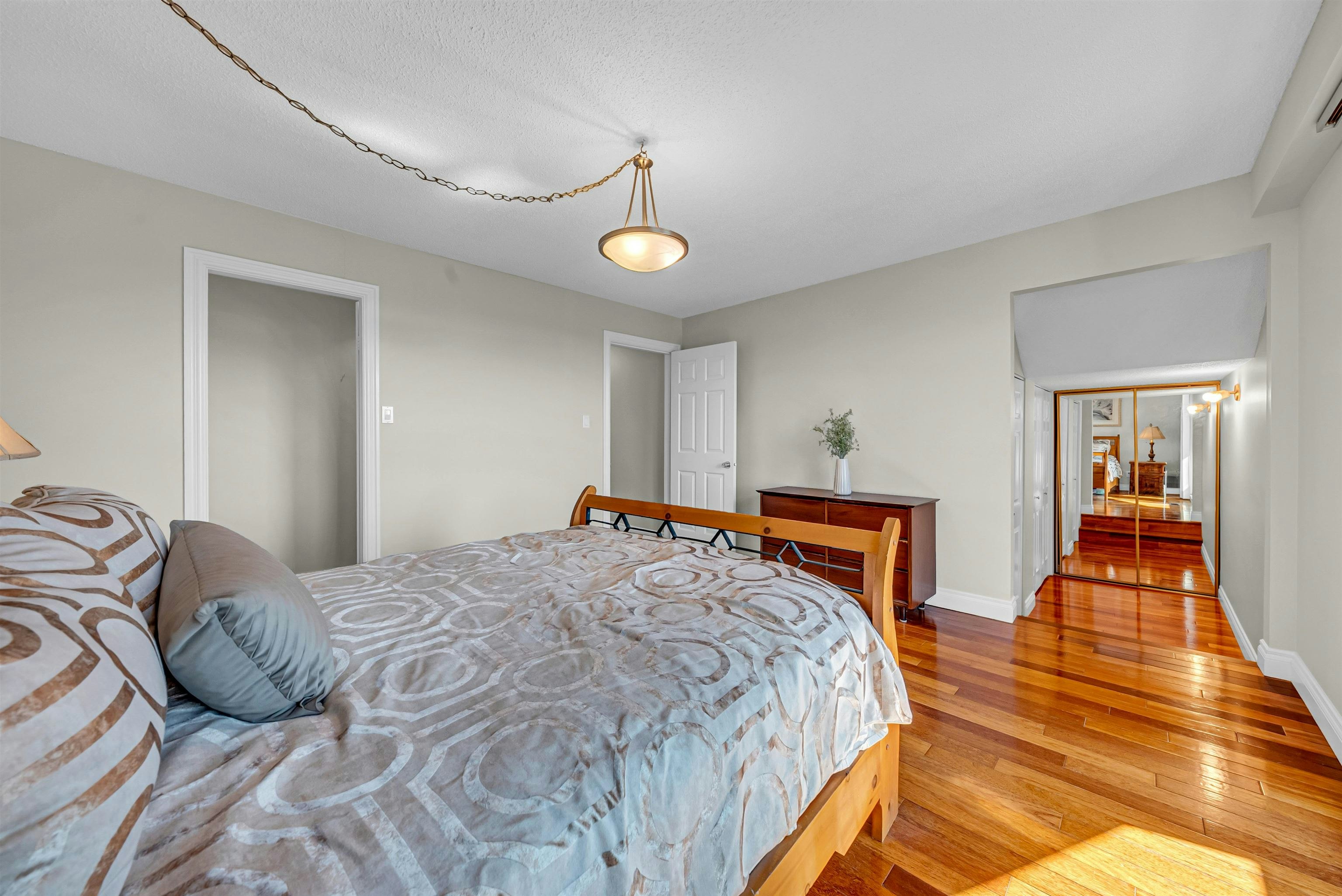 7347 Queenston Court, Burnaby, BC, V5A 3M5 - 15