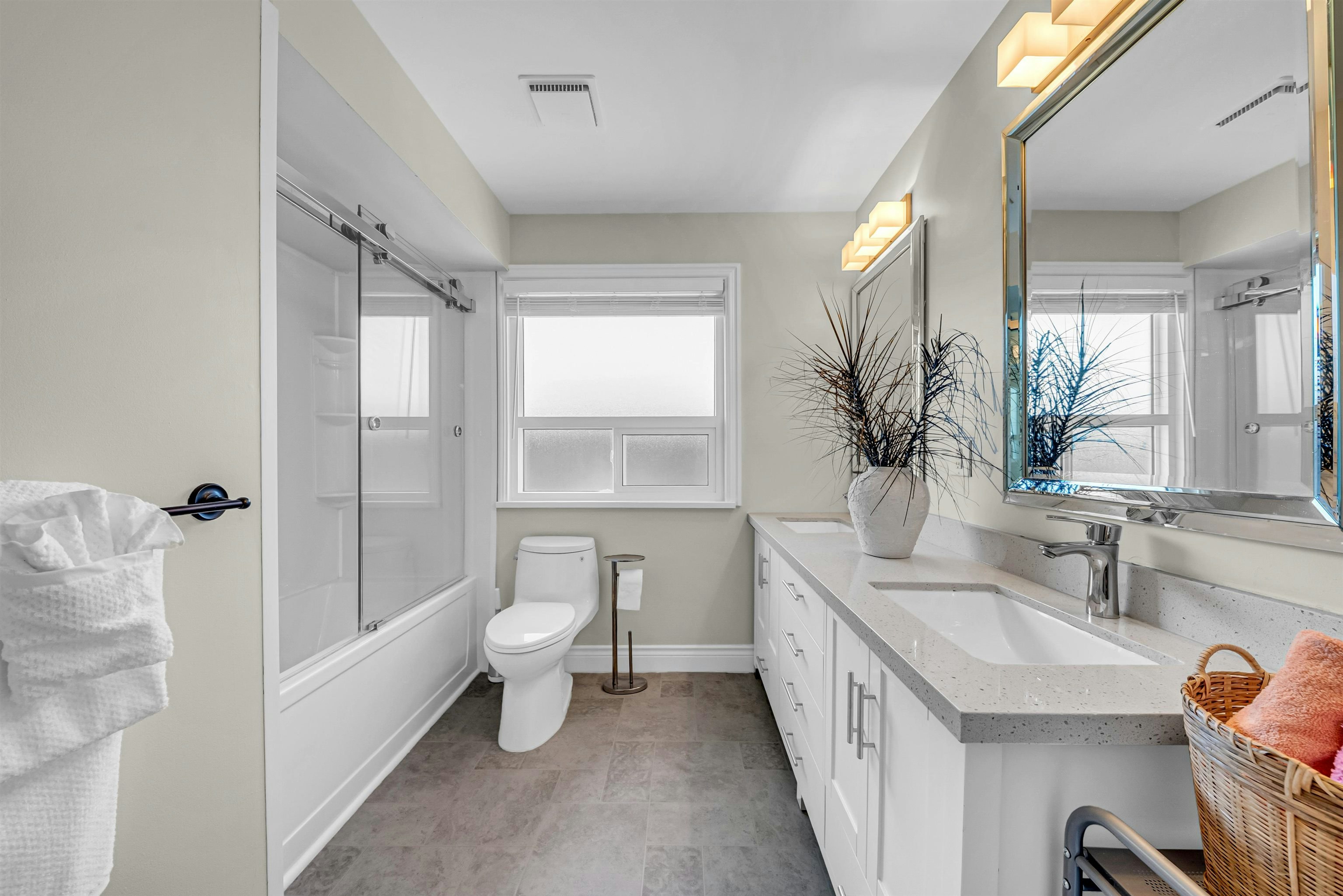 7347 Queenston Court, Burnaby, BC, V5A 3M5 - 19