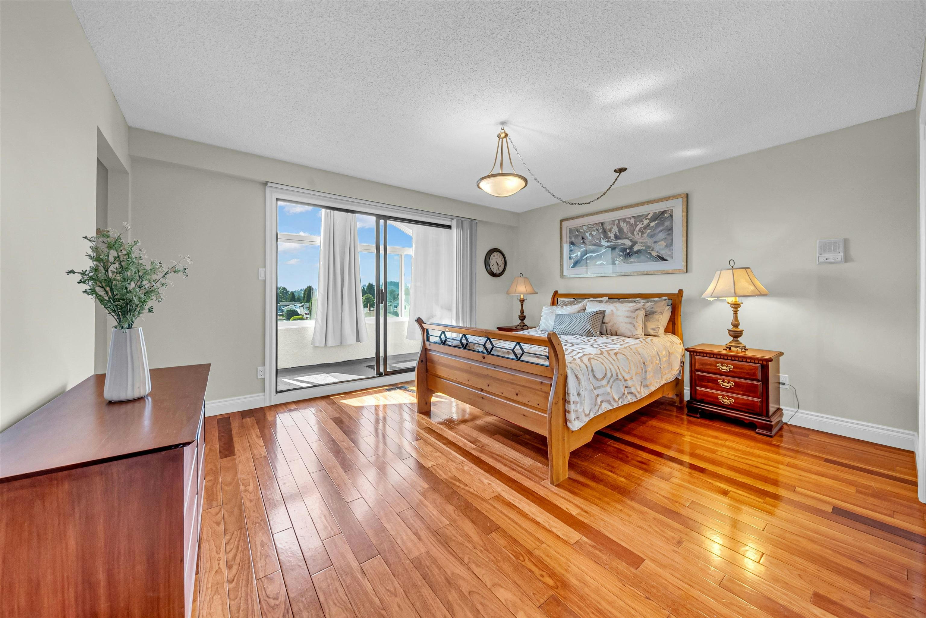 7347 Queenston Court, Burnaby, BC, V5A 3M5 - 14