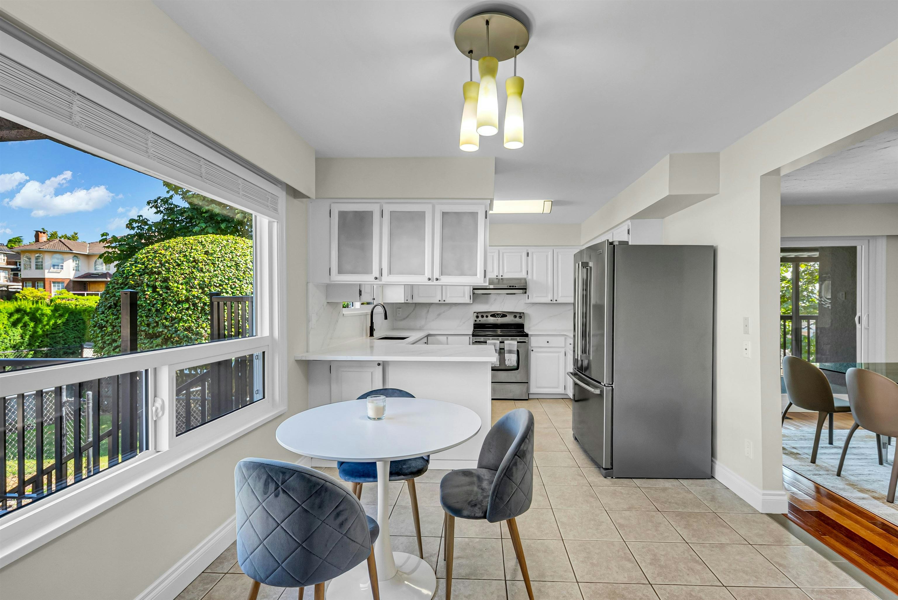7347 Queenston Court, Burnaby, BC, V5A 3M5 - 11