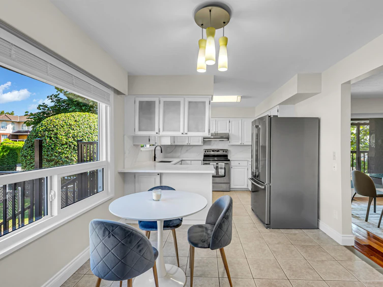 7347 Queenston Court, Burnaby, BC, V5A 3M5 - 11