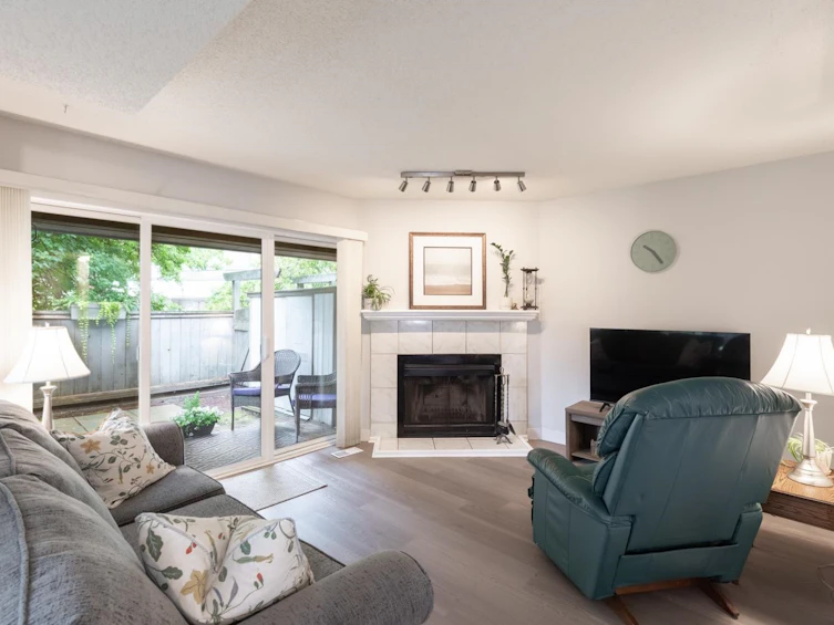 19-1174 Inlet Street, Coquitlam, BC, V3B 6E4 - 2