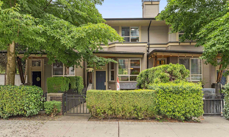 2-100 Klahanie Drive
