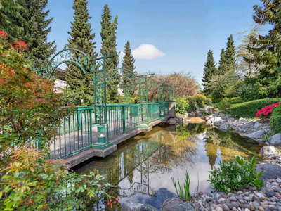 235-13888 70 Avenue - 3