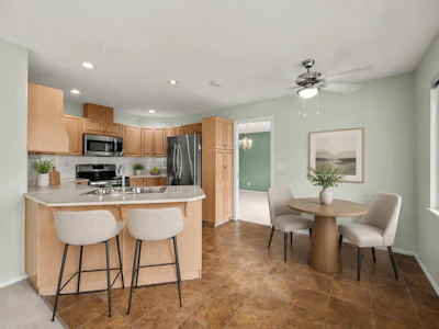 235-13888 70 Avenue - 4